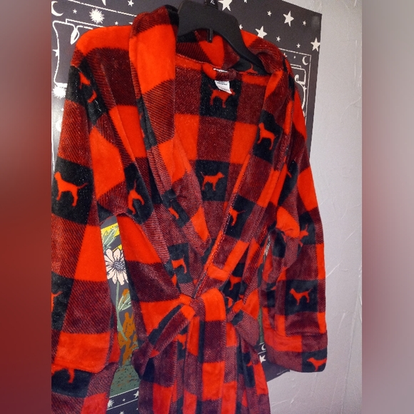 Victoria's Secret PINK Plush Dog Logo Plaid Robe - Picture 4 of 6